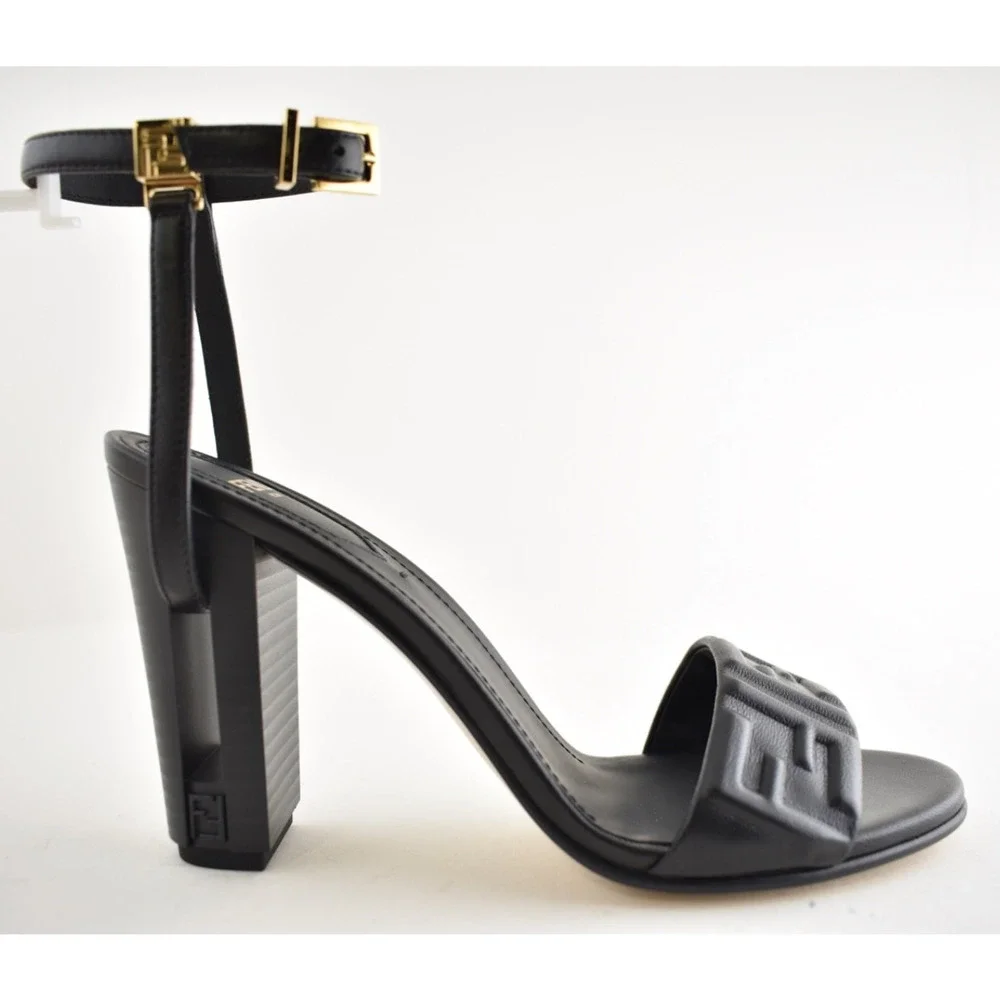 Fendi delfina sandal
